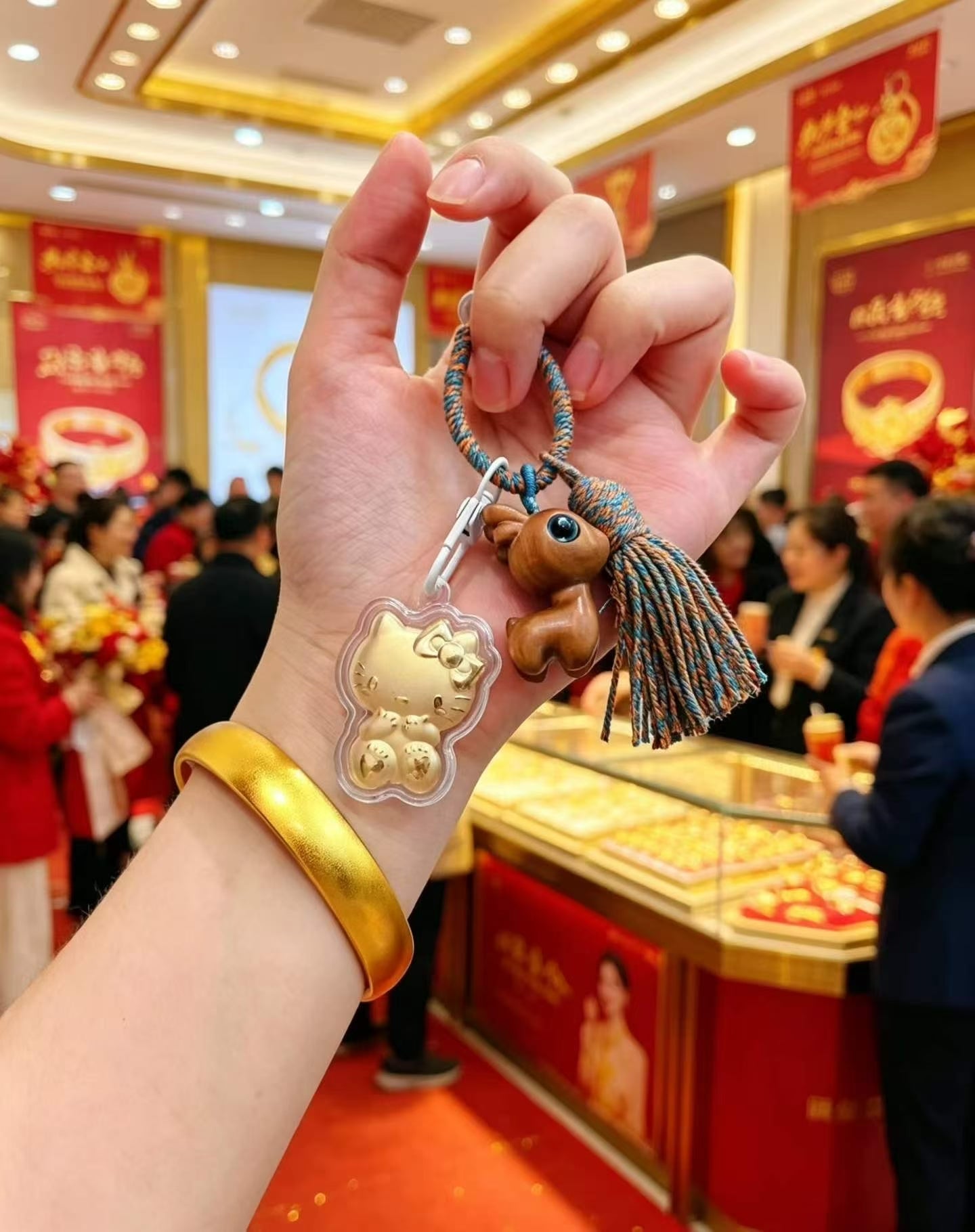 Gold-plated small pendant decoration item